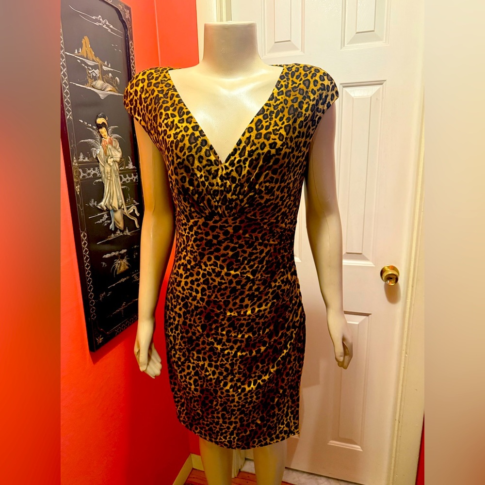 Lauren, Ralph Lauren gorgeous Leopard Print Sleeveless V Neck Dress 12